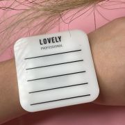 Планшет для наращивания ресниц на руку на резинке Lovely